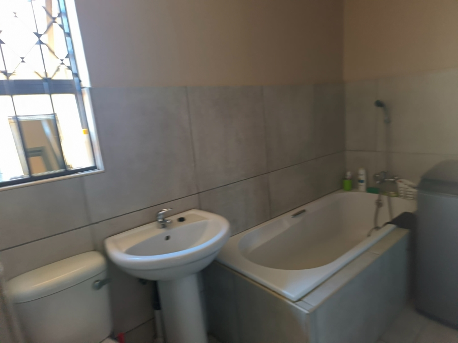 3 Bedroom Property for Sale in Ellaton North West